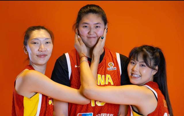 开云-中国女篮今夜首发5人出炉！韩旭+杨舒予、陈明伶、罗欣棫、张曼曼